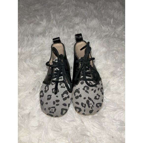 Monkey Feet Sz. 6/12 Month Leopard Ankle Tie Shoe. Cute, Great Cond - Picture 3 of 12